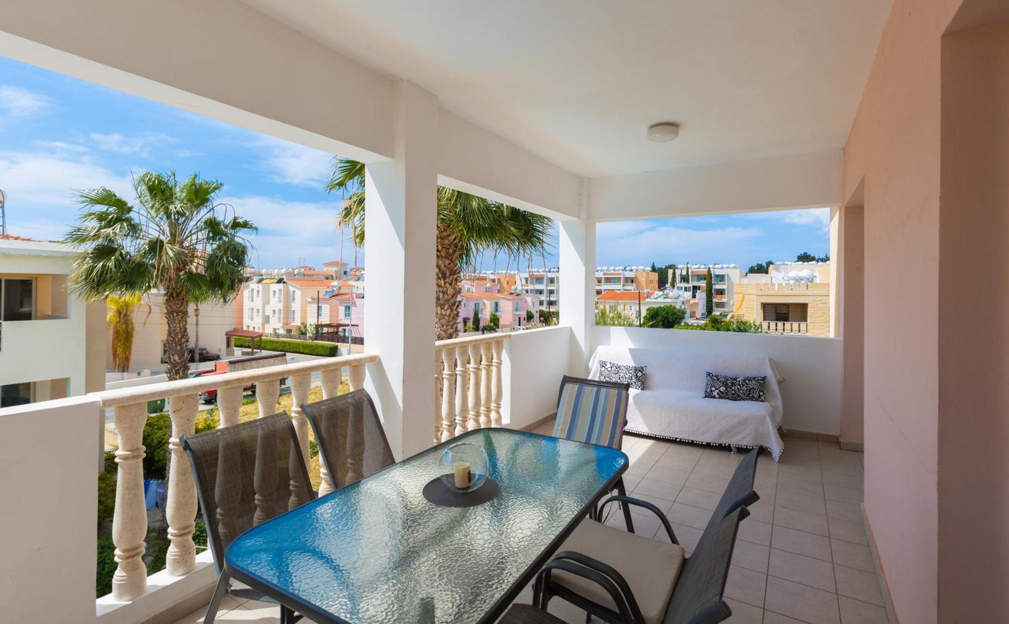 Just Renovated Beautiful 2 Bed In 5 Min Drive To The