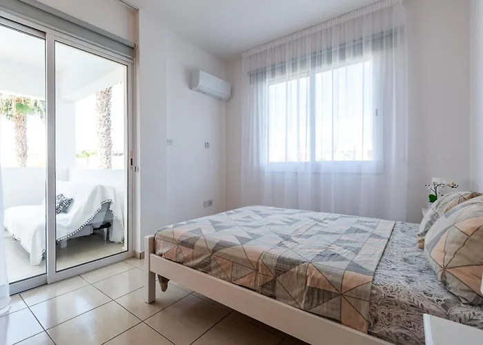Just Renovated Beautiful 2 Bed Apartment In Paphos 5 Min Drive To The Beach