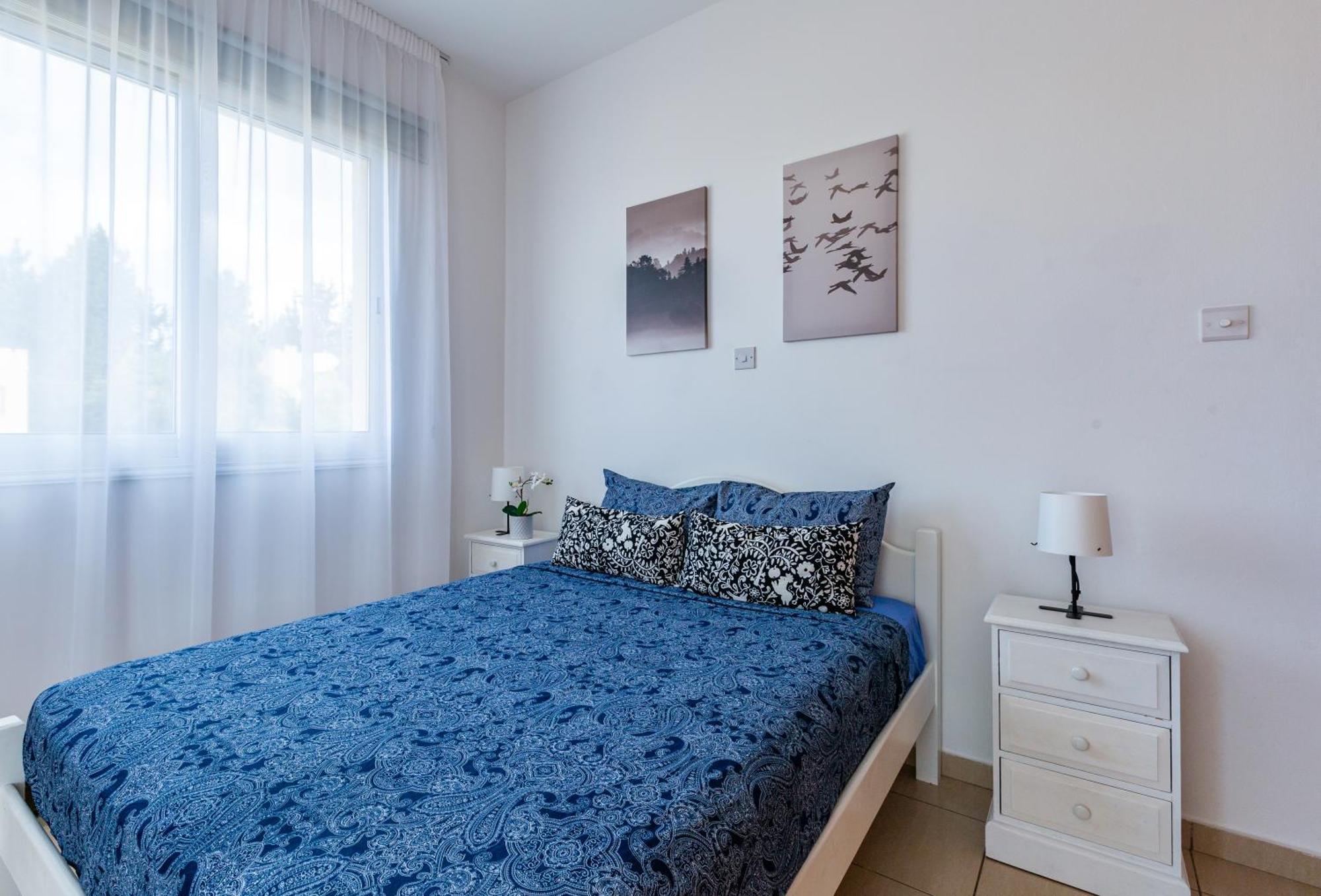 Apartment Just Renovated Beautiful 2 Bed In 5 Min Drive To The